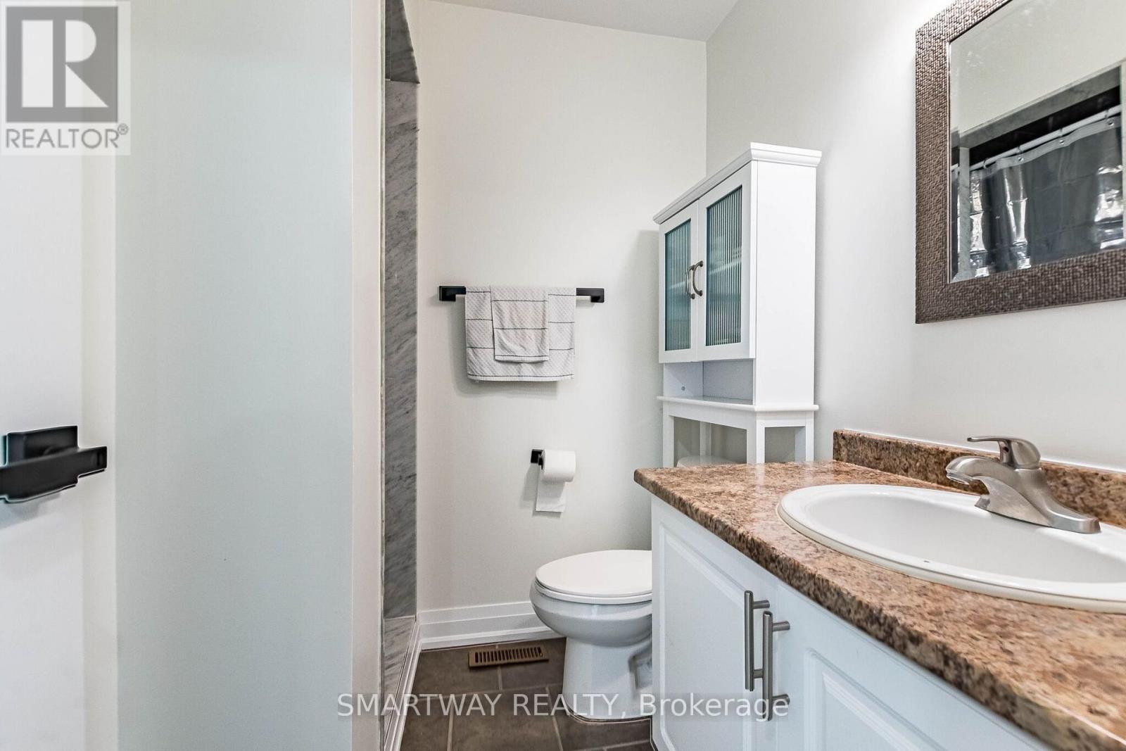 94 Goldenlight Circle Property Photo 31