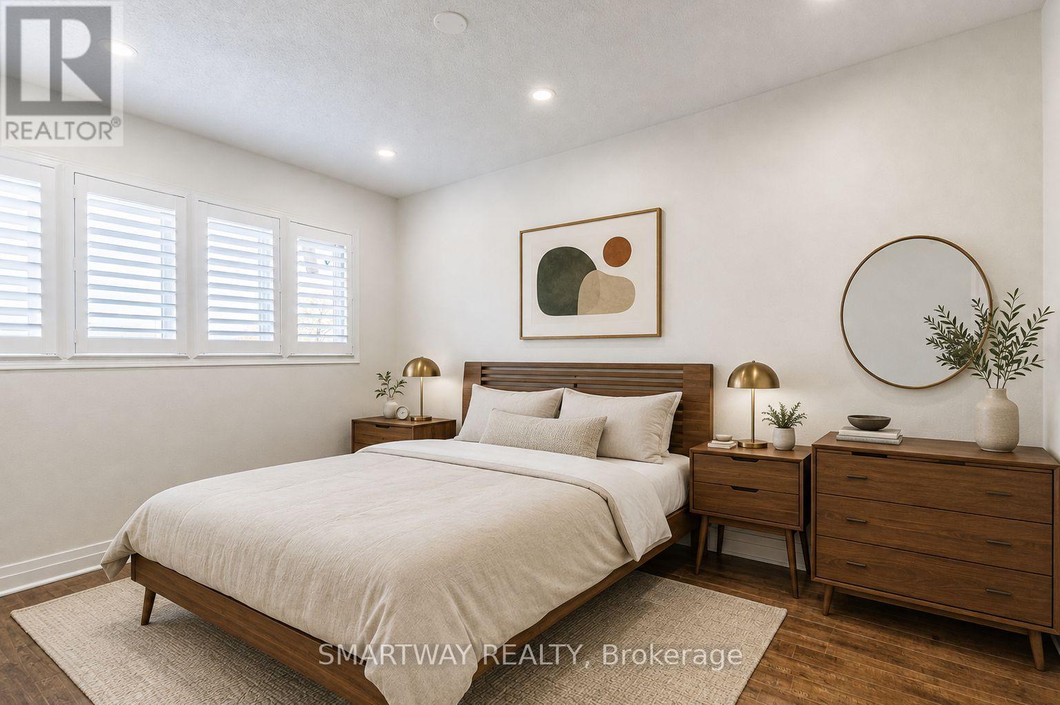 94 Goldenlight Circle Property Photo 35