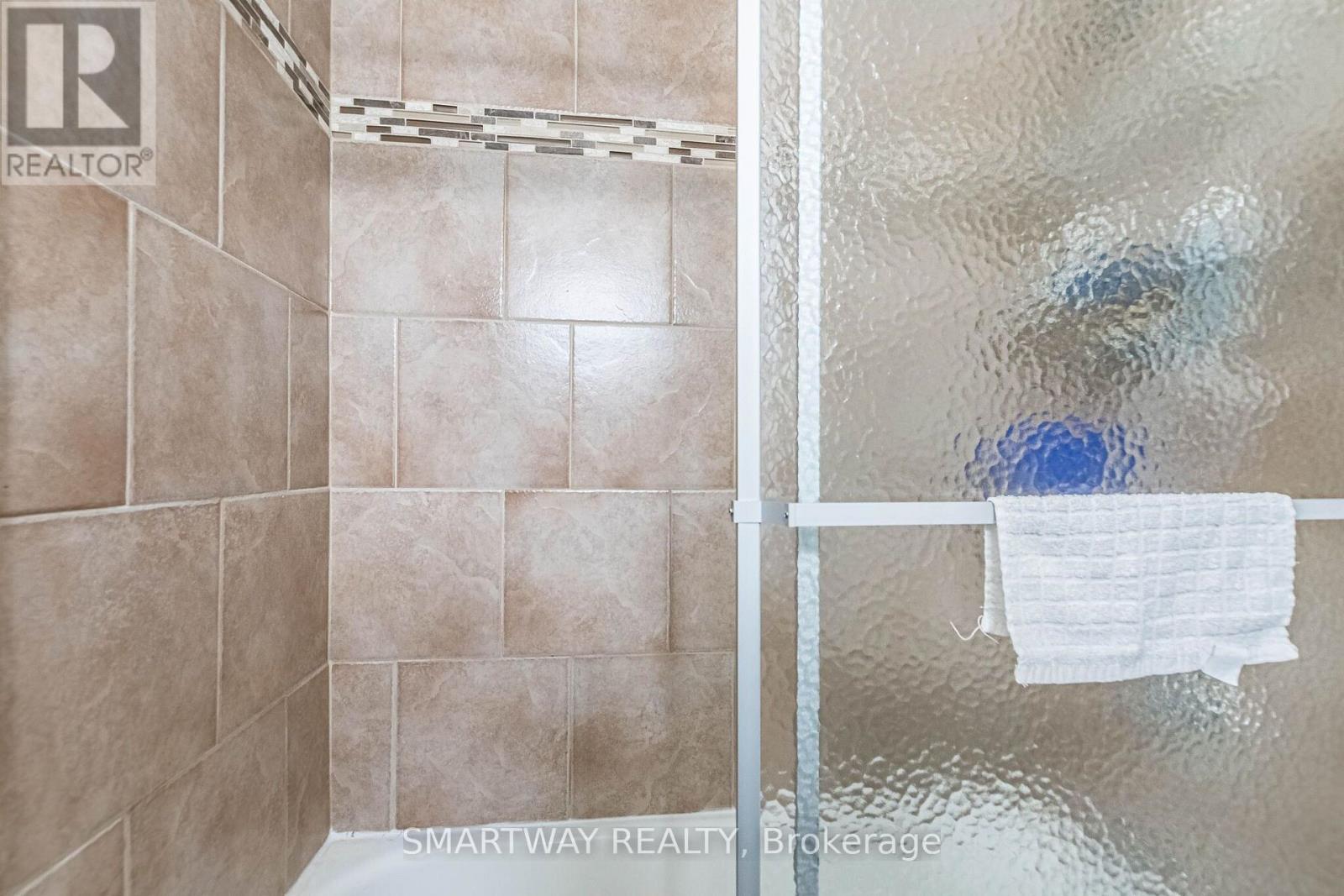 94 Goldenlight Circle Property Photo 38