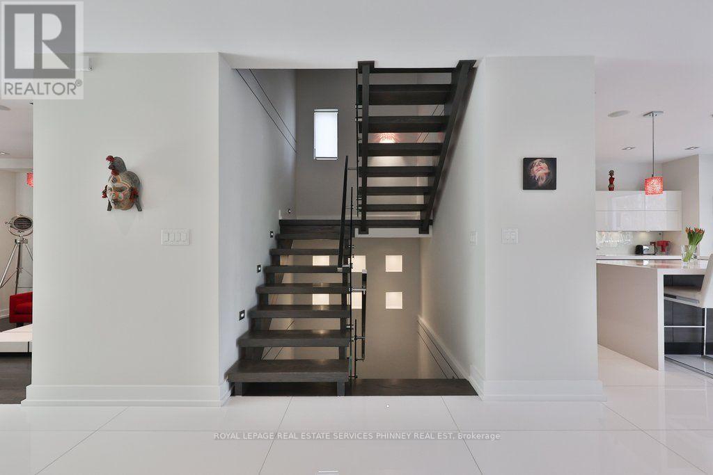 647 Montbeck Crescent Property Photo 16