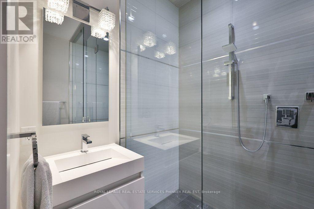 647 Montbeck Crescent Property Photo 24