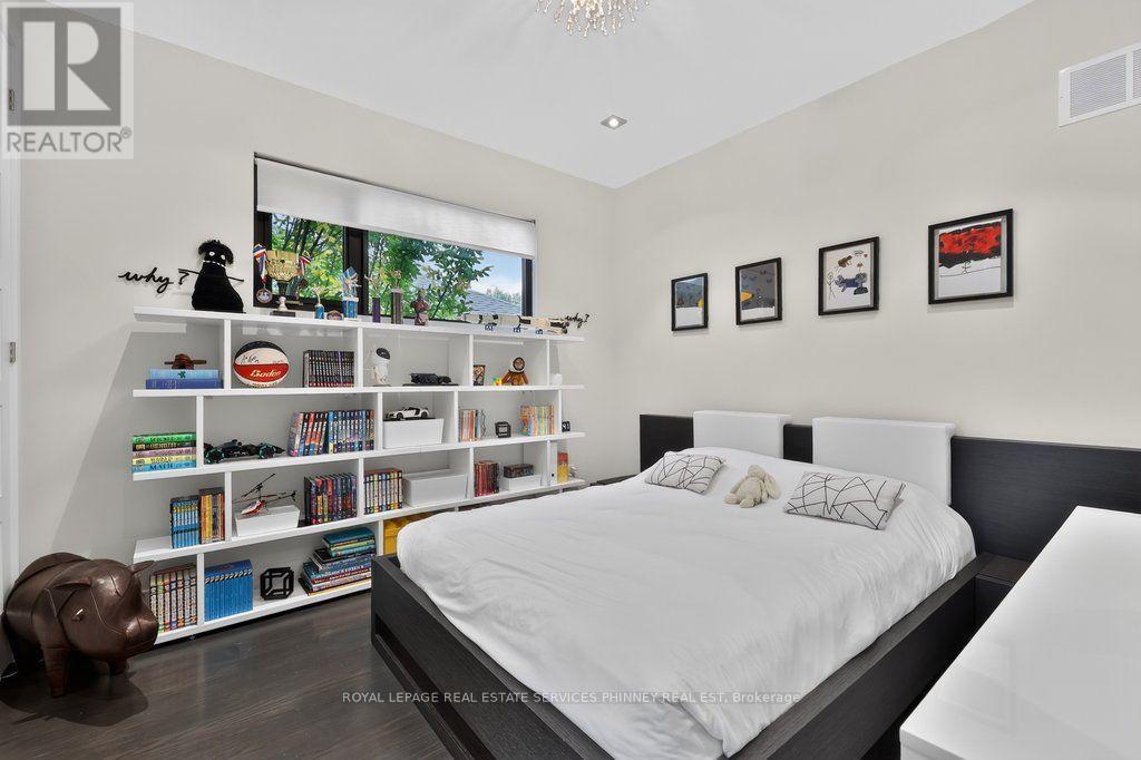 647 Montbeck Crescent Property Photo 25
