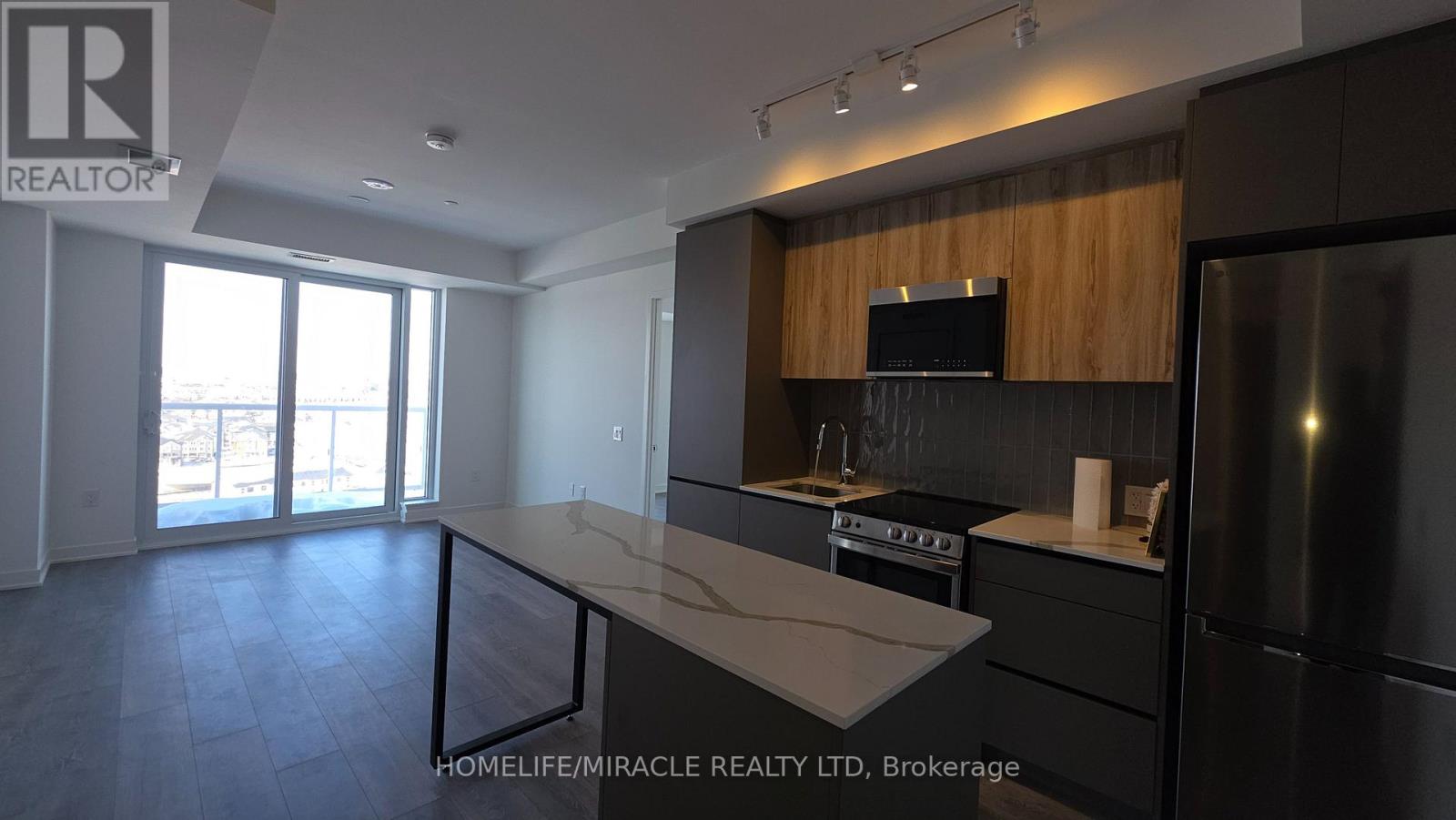 E1401 - 10 All Nations Drive Property Photo 3