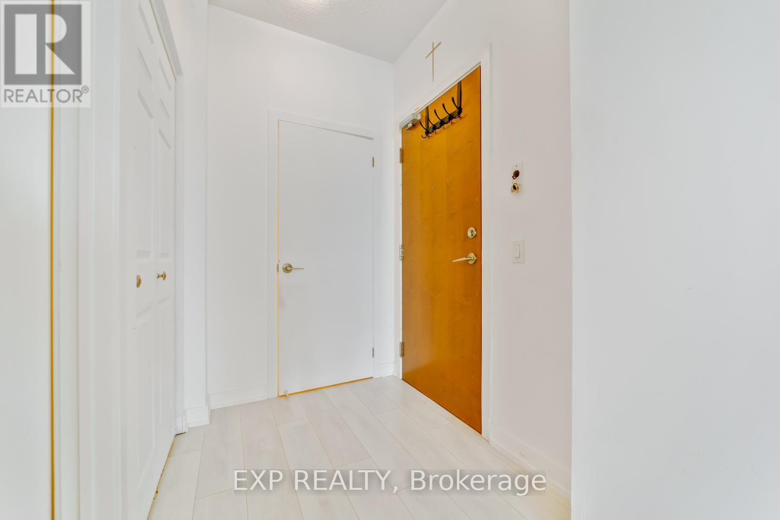 2509 - 2212 Lake Shore Boulevard W Property Photo 8
