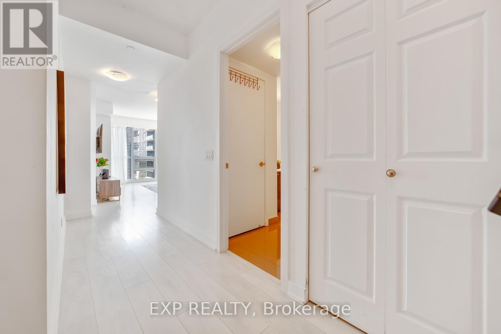 2509 - 2212 Lake Shore Boulevard W Property Photo 9