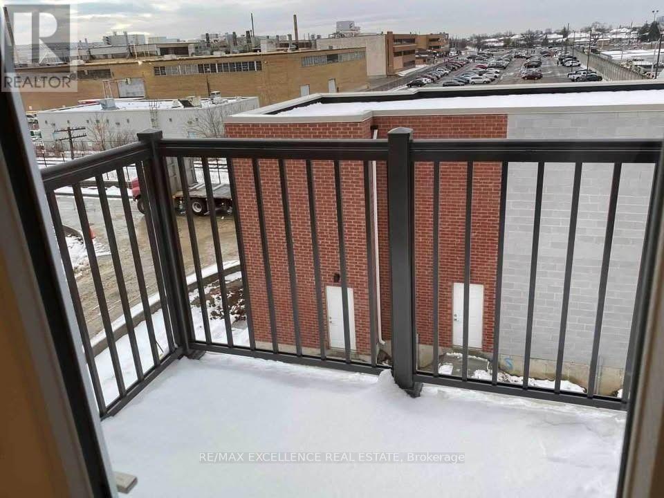 87 William Duncan Road Property Photo 7