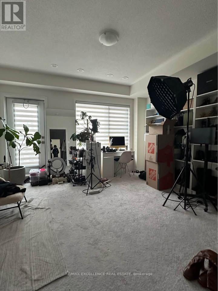 87 William Duncan Road Property Photo 8