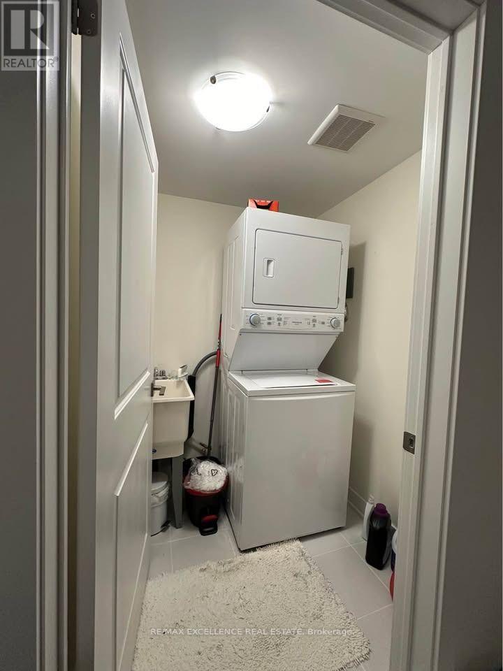 87 William Duncan Road Property Photo 15