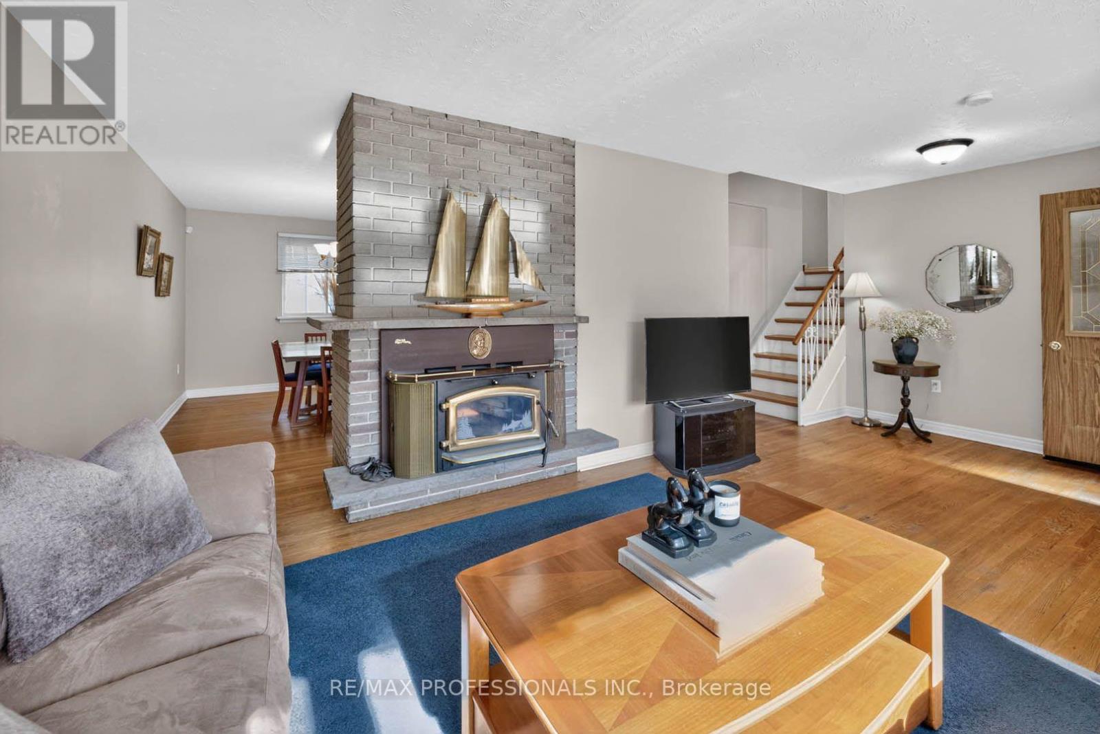 2467 Edenhurst Drive Property Photo 8