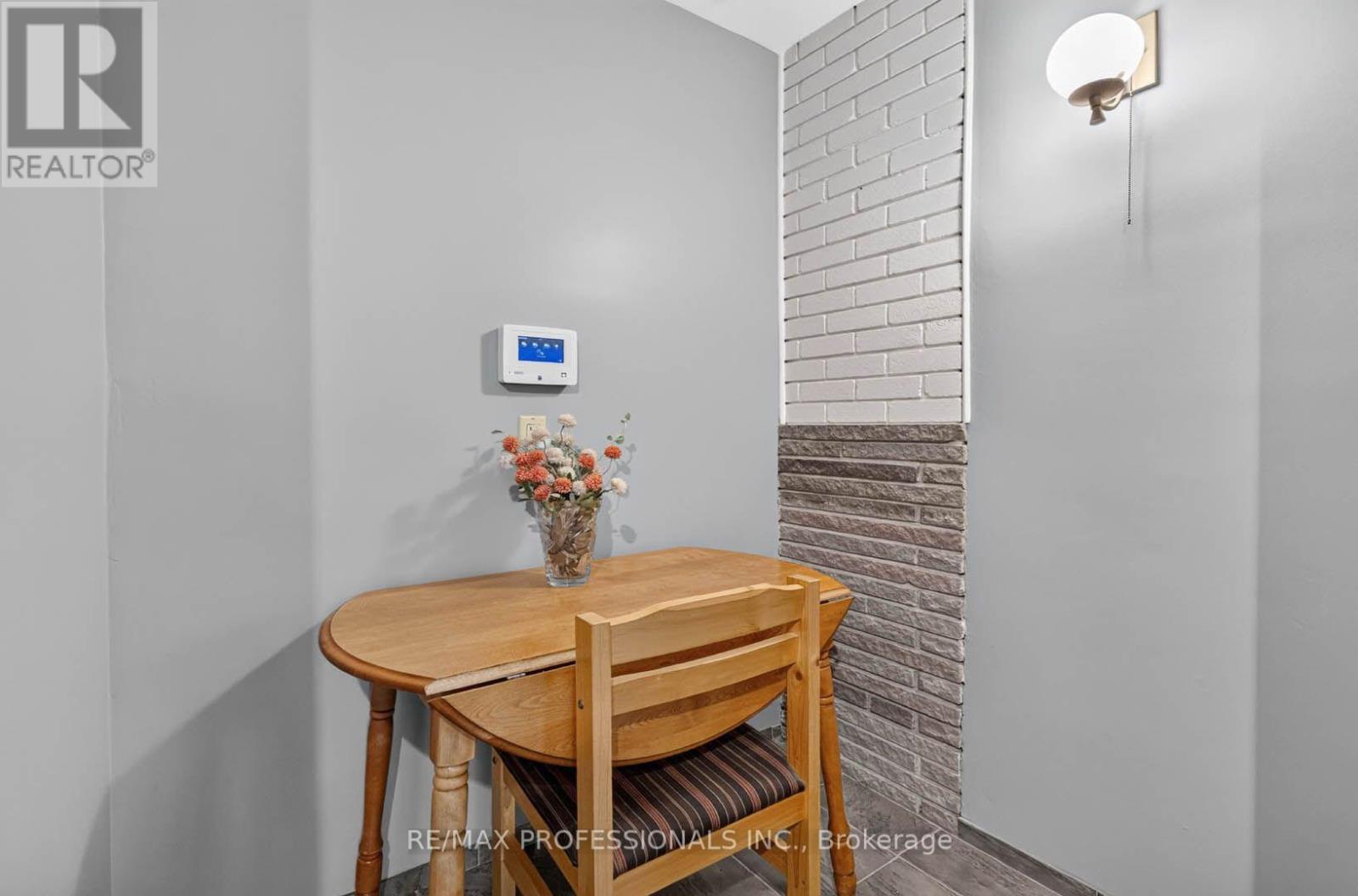 2467 Edenhurst Drive Property Photo 12