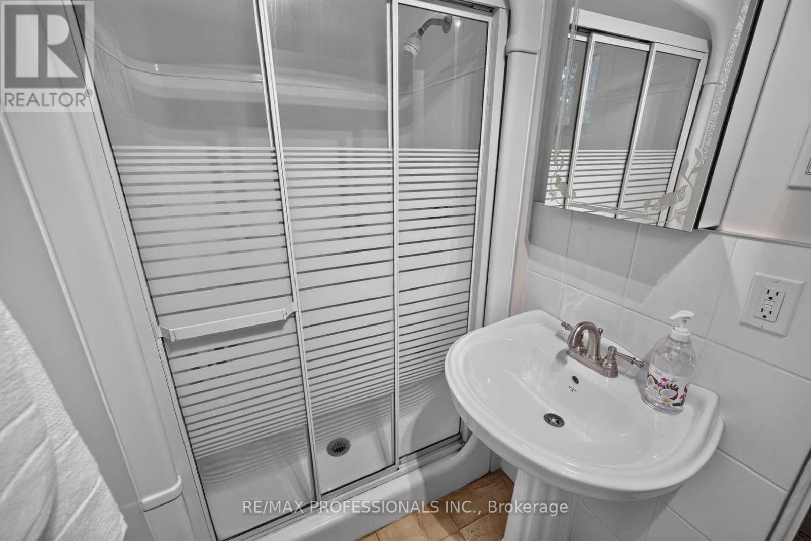 2467 Edenhurst Drive Property Photo 24