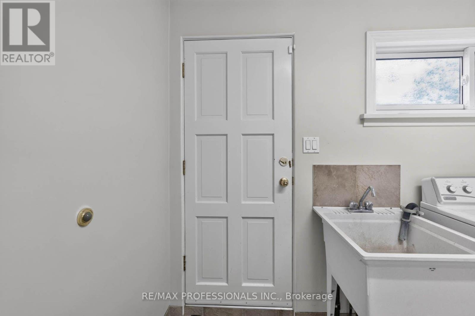 2467 Edenhurst Drive Property Photo 27