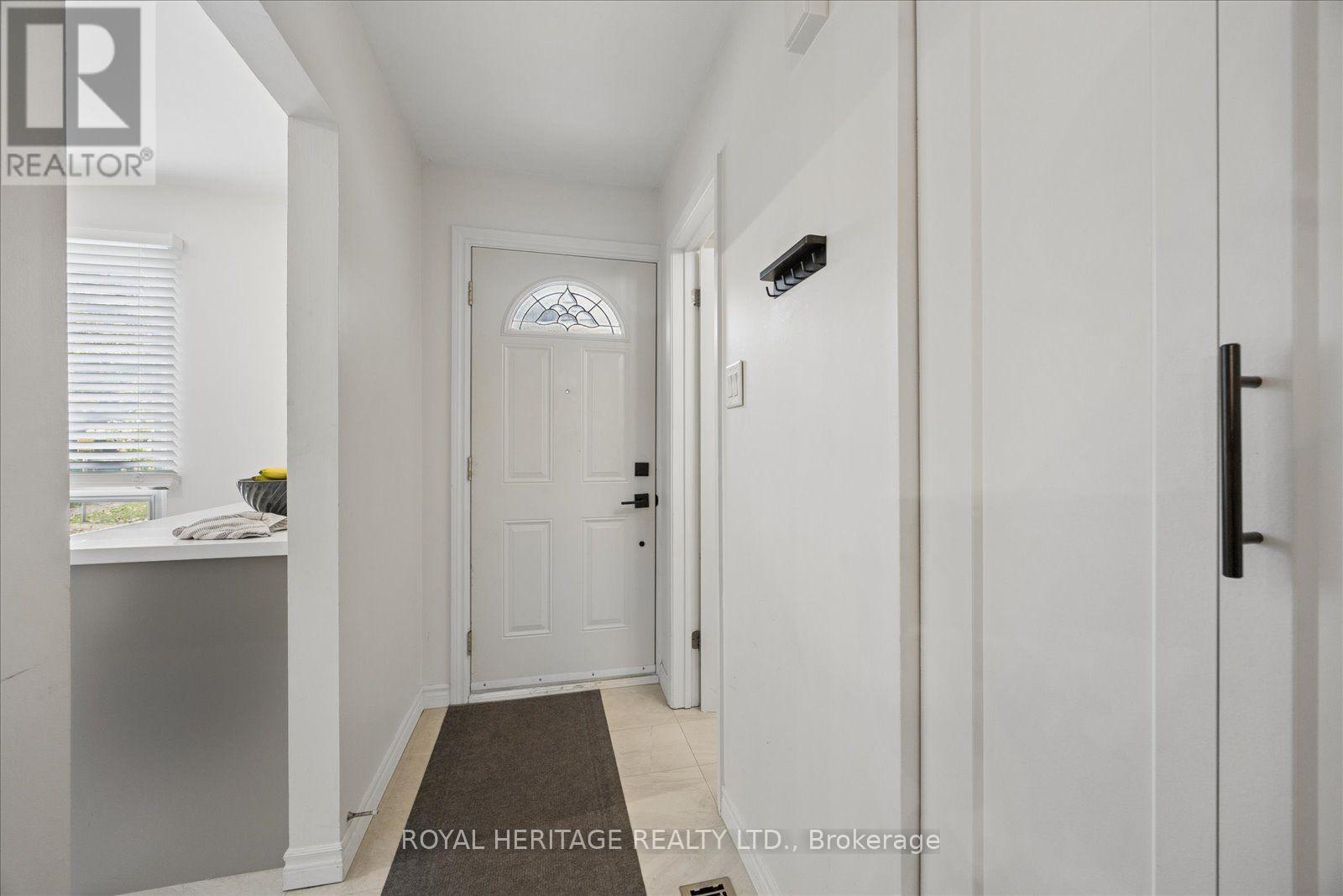 105 - 701 Burnhamthorpe Road Property Photo 4