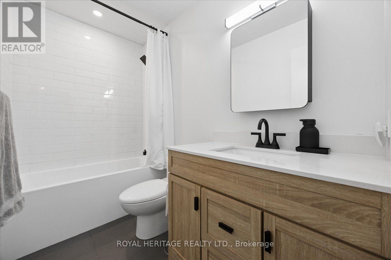 105 - 701 Burnhamthorpe Road Property Photo 22