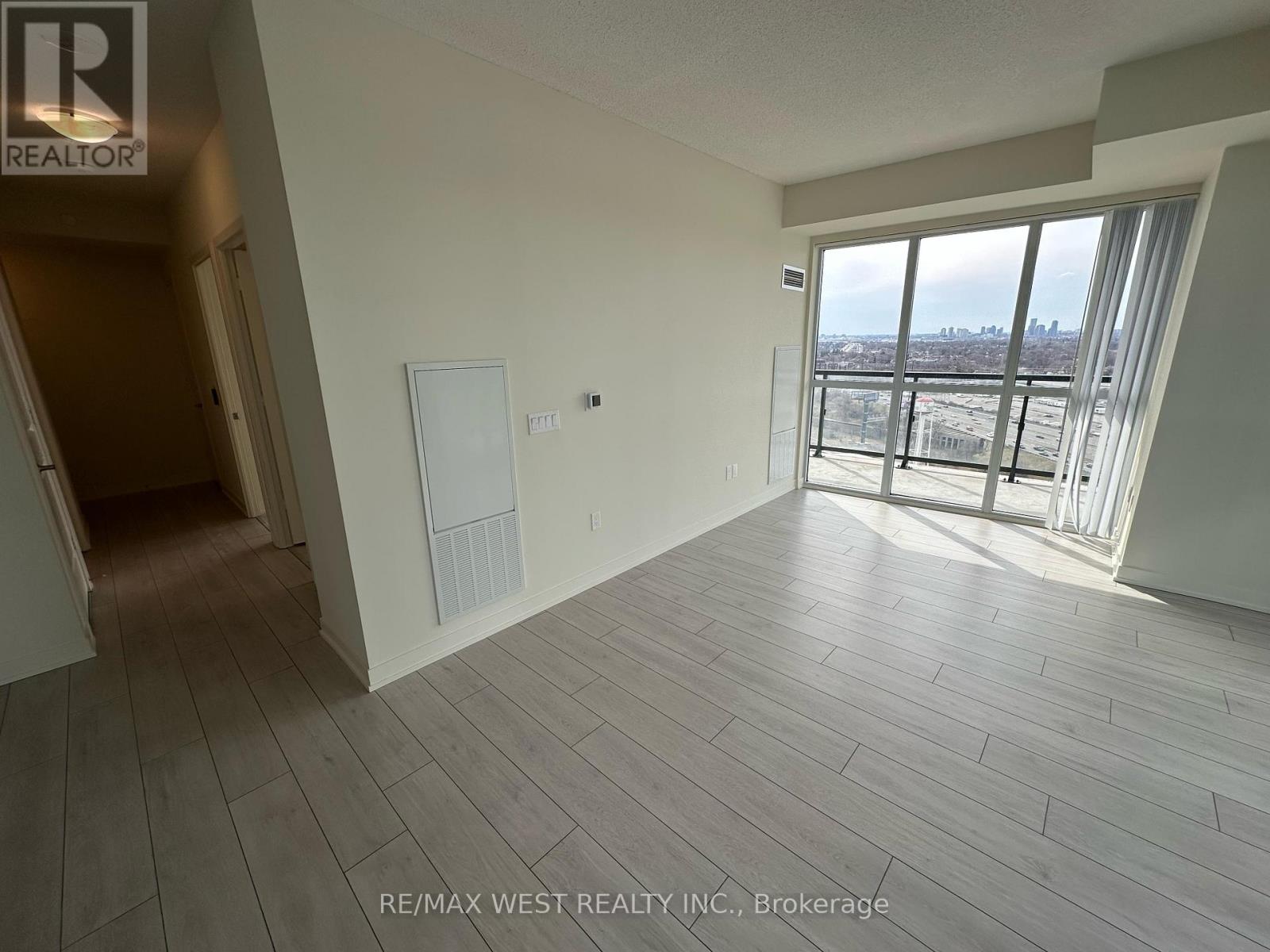 2511 - 38 Annie Craig Drive Property Photo 8