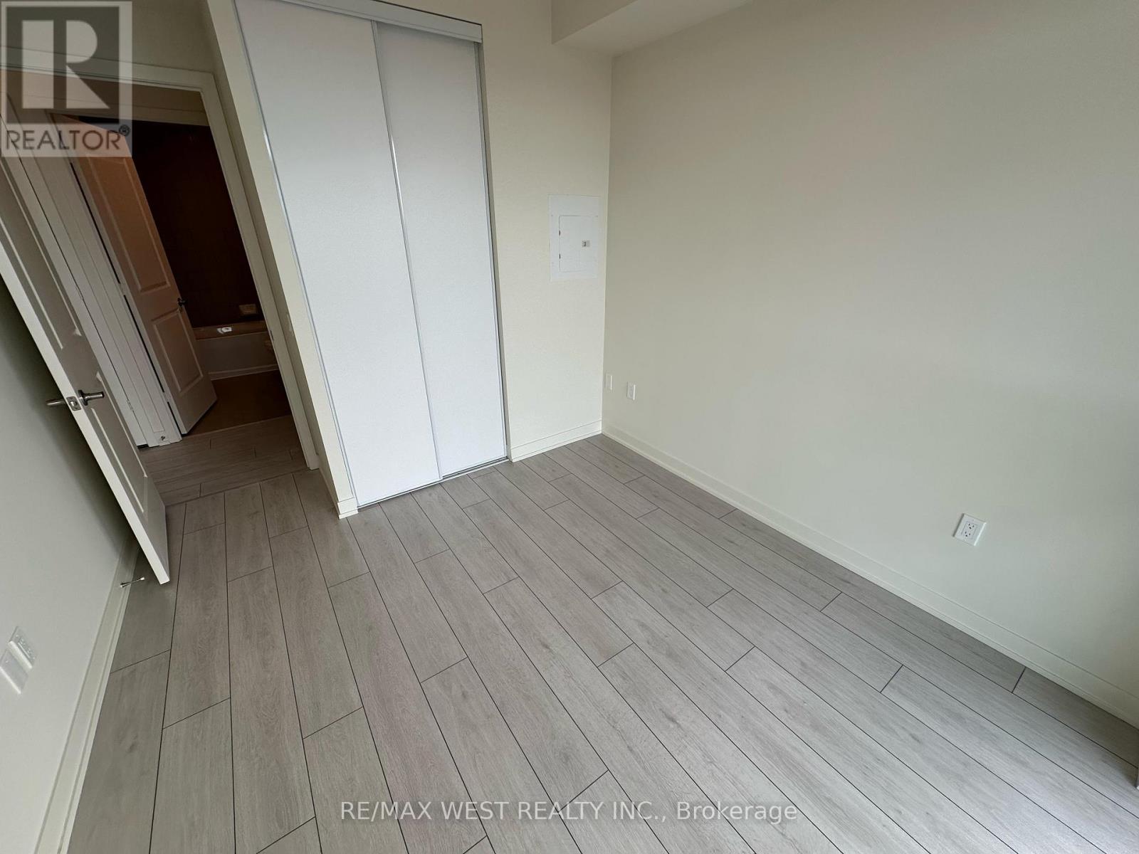 2511 - 38 Annie Craig Drive Property Photo 11