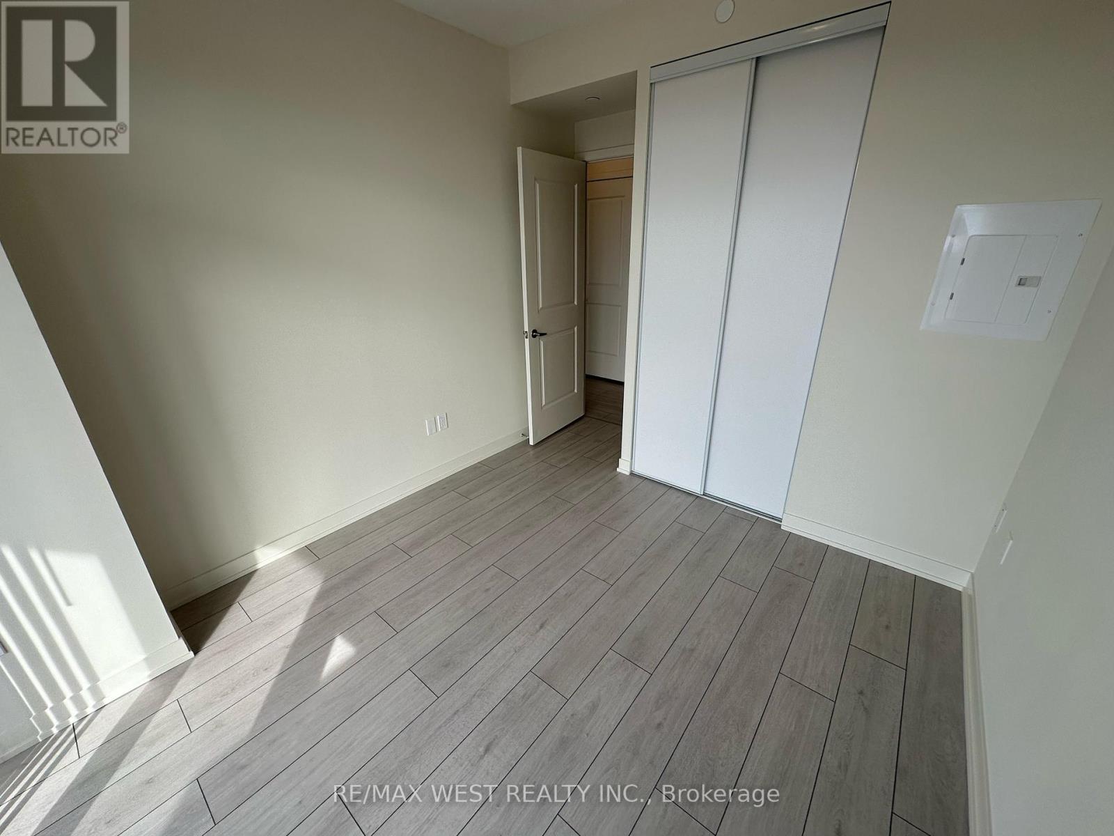 2511 - 38 Annie Craig Drive Property Photo 13