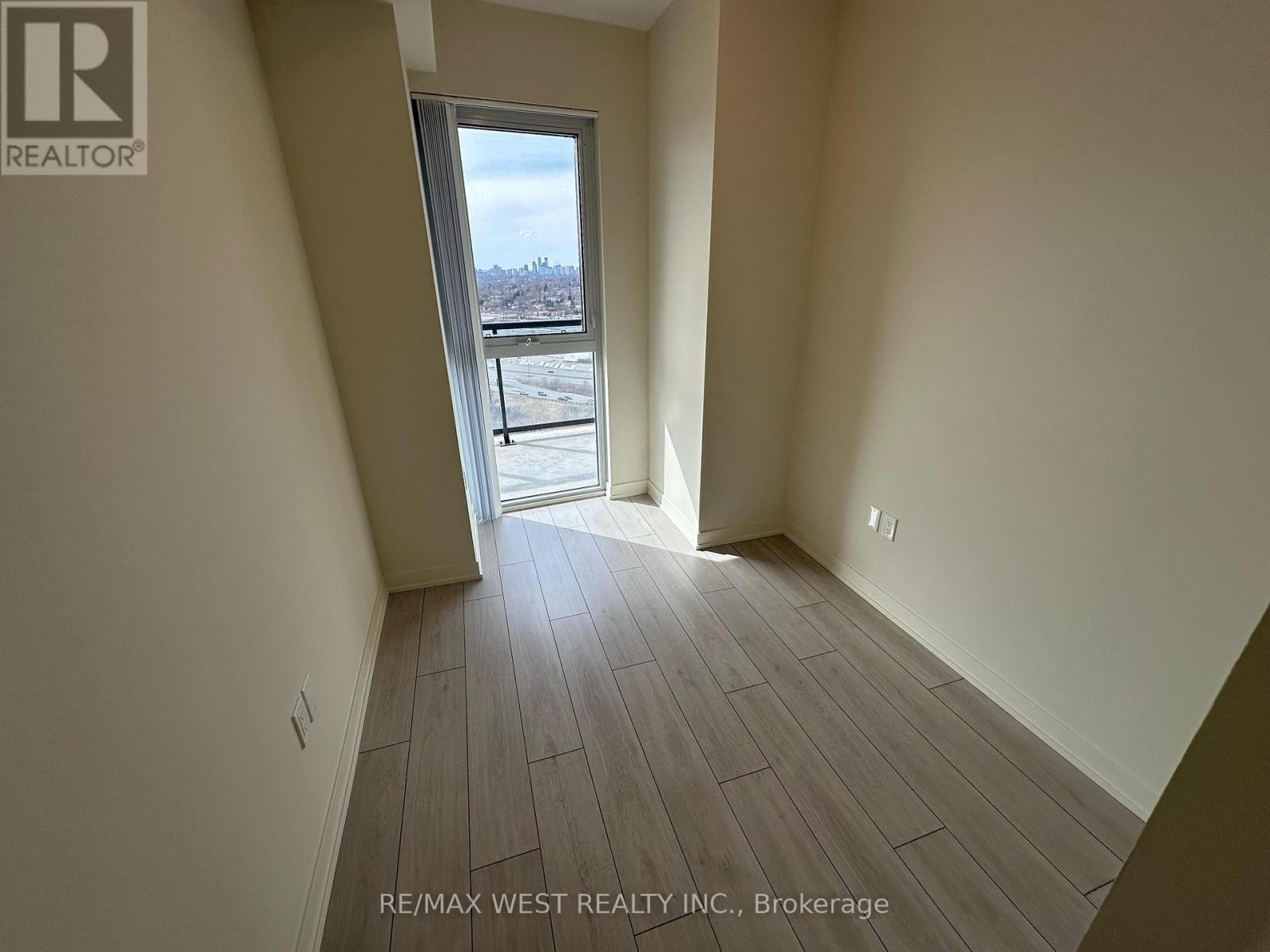2511 - 38 Annie Craig Drive Property Photo 14