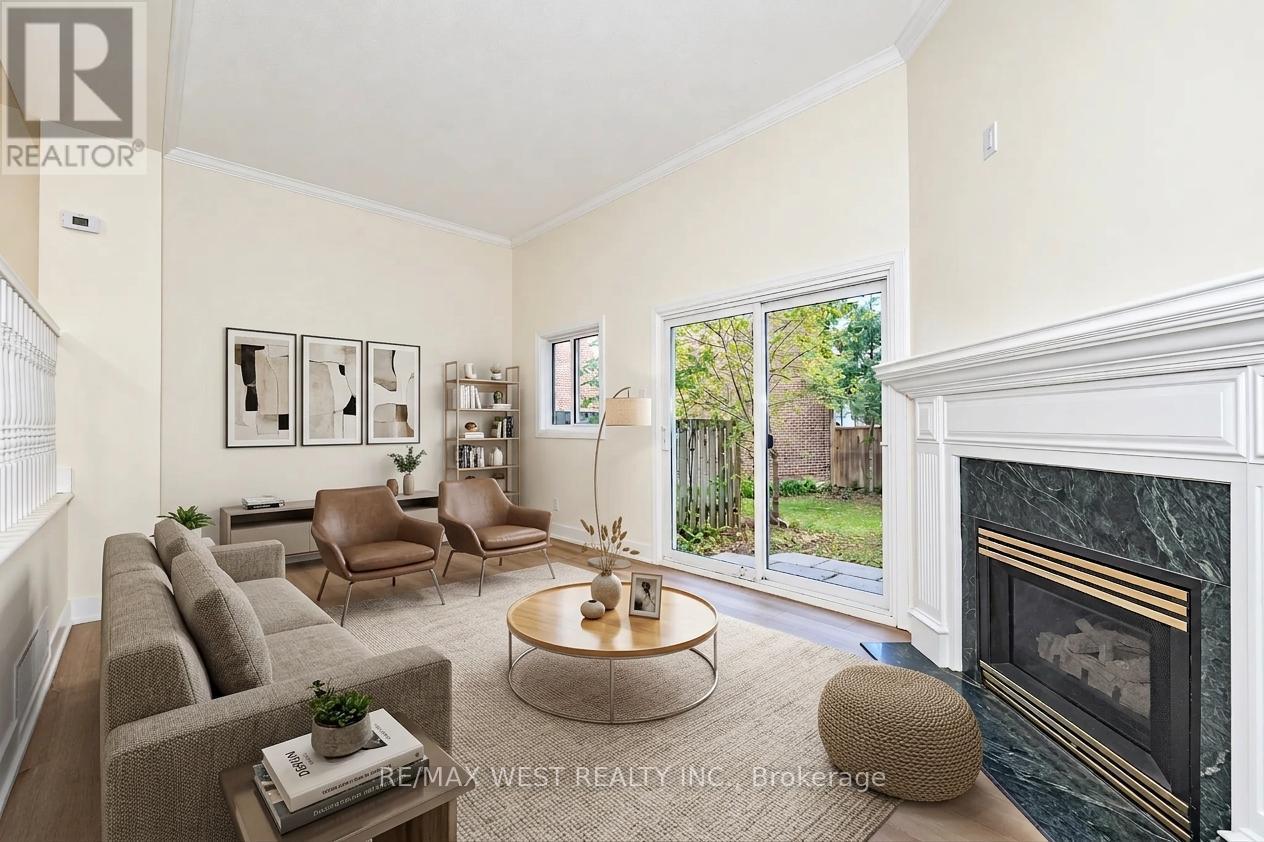 36 - 250 Satok Crescent Property Photo 4