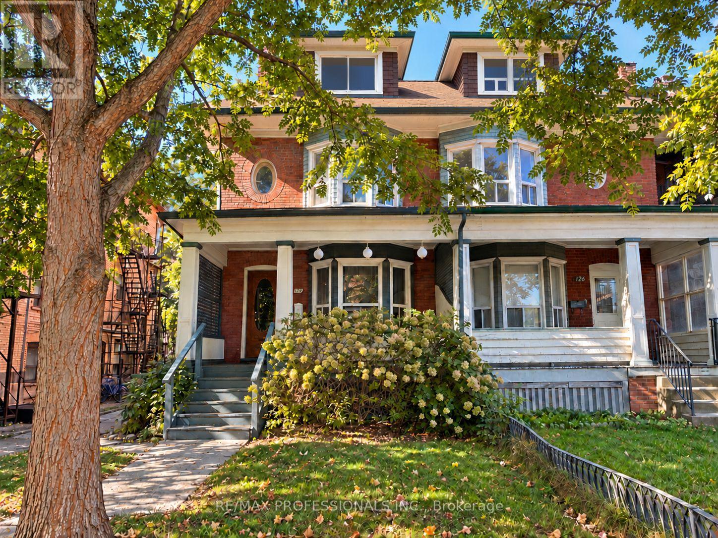 124 Close Avenue Property Photo 1