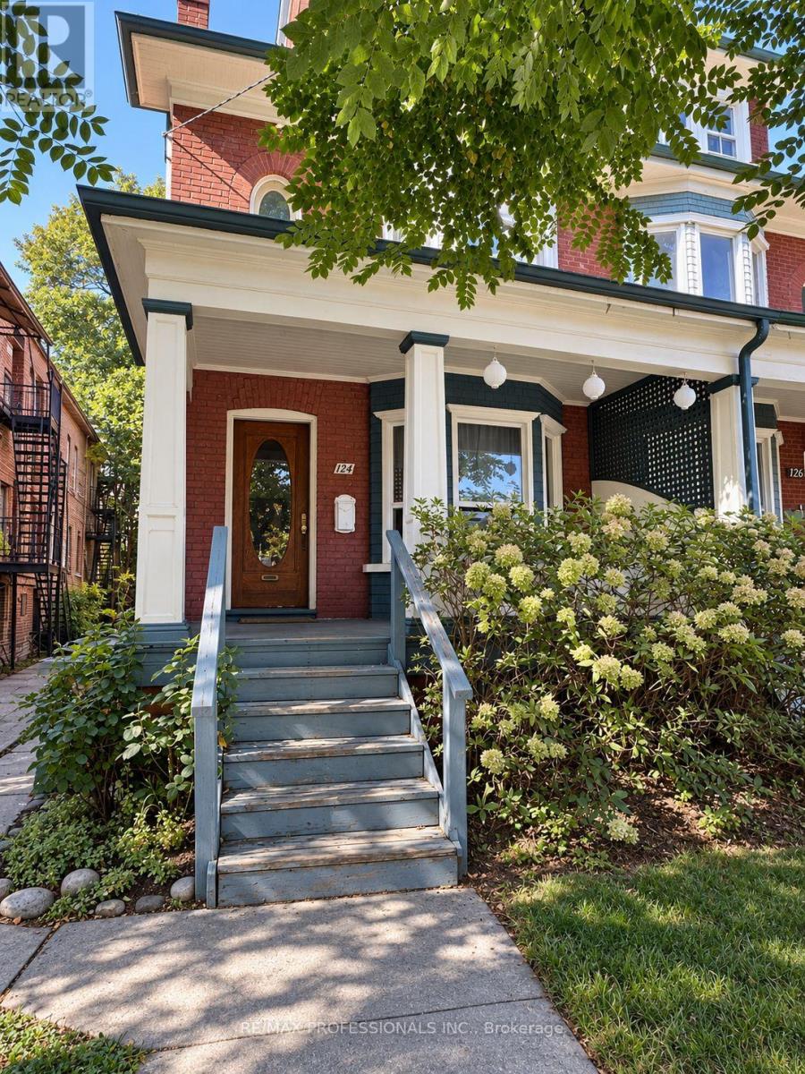 124 Close Avenue Property Photo 3