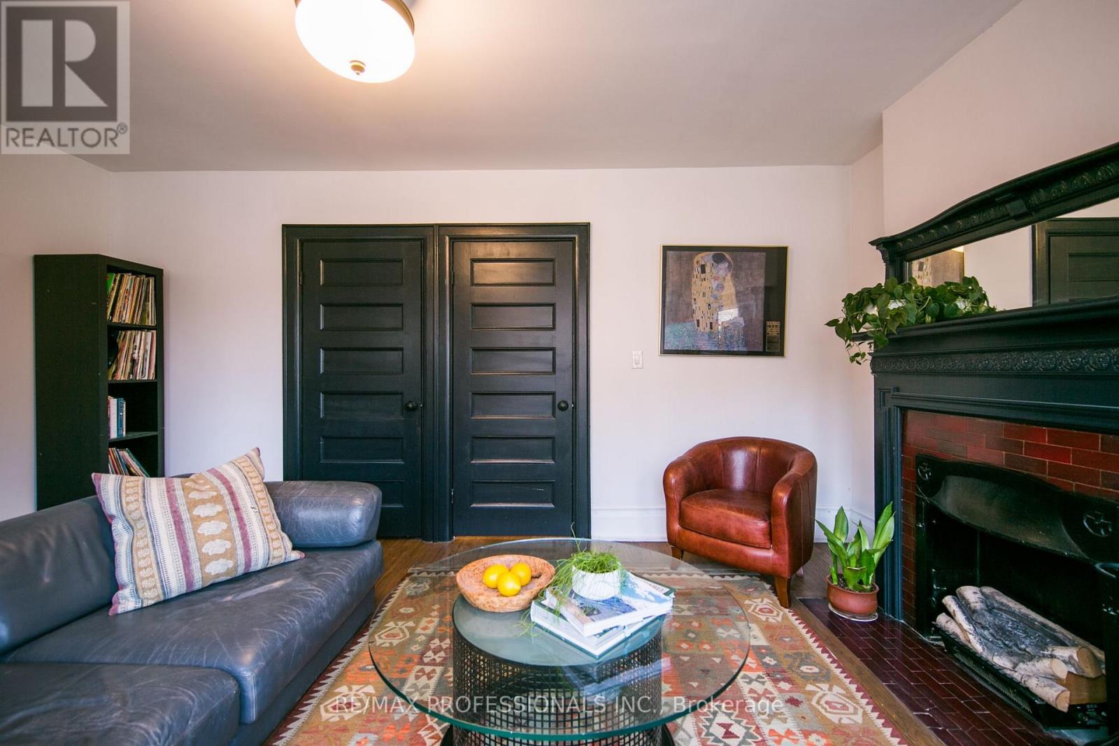 124 Close Avenue Property Photo 14