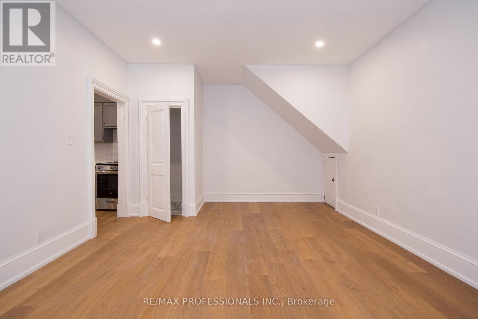 124 Close Avenue Property Photo 34