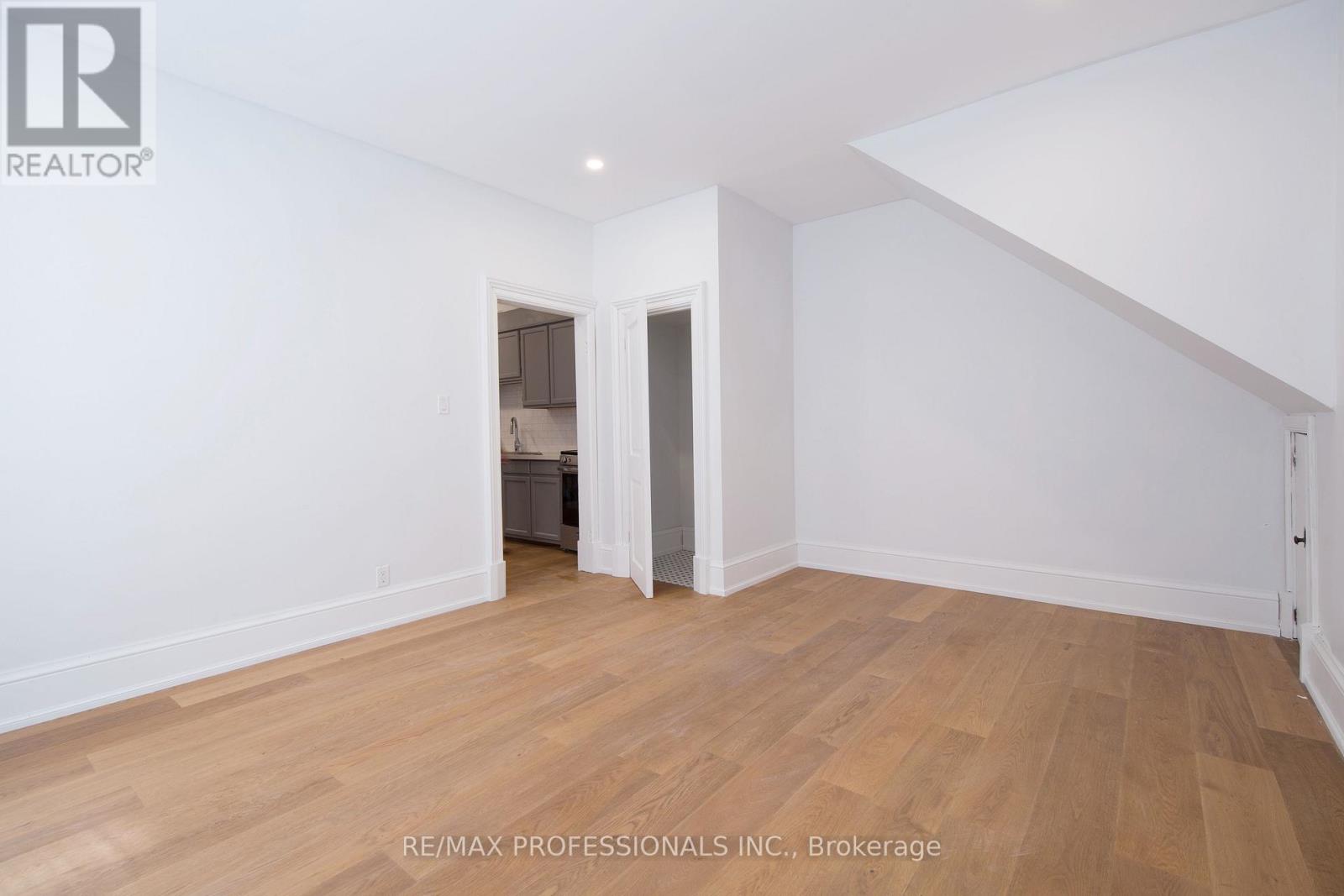 124 Close Avenue Property Photo 35