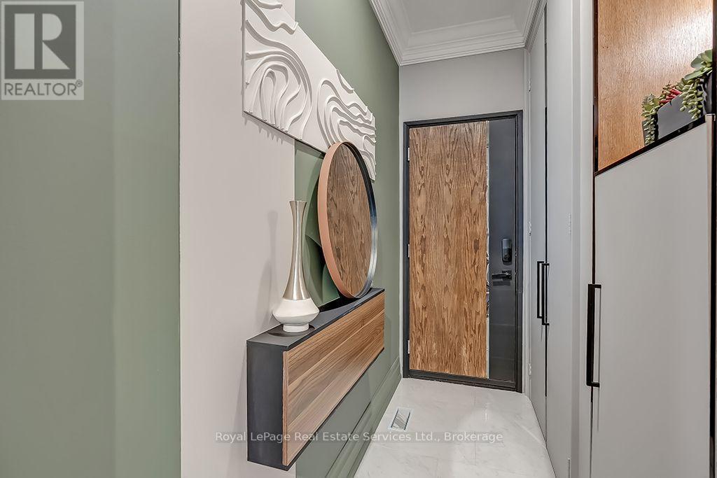 124 Paliser Court Property Photo 25