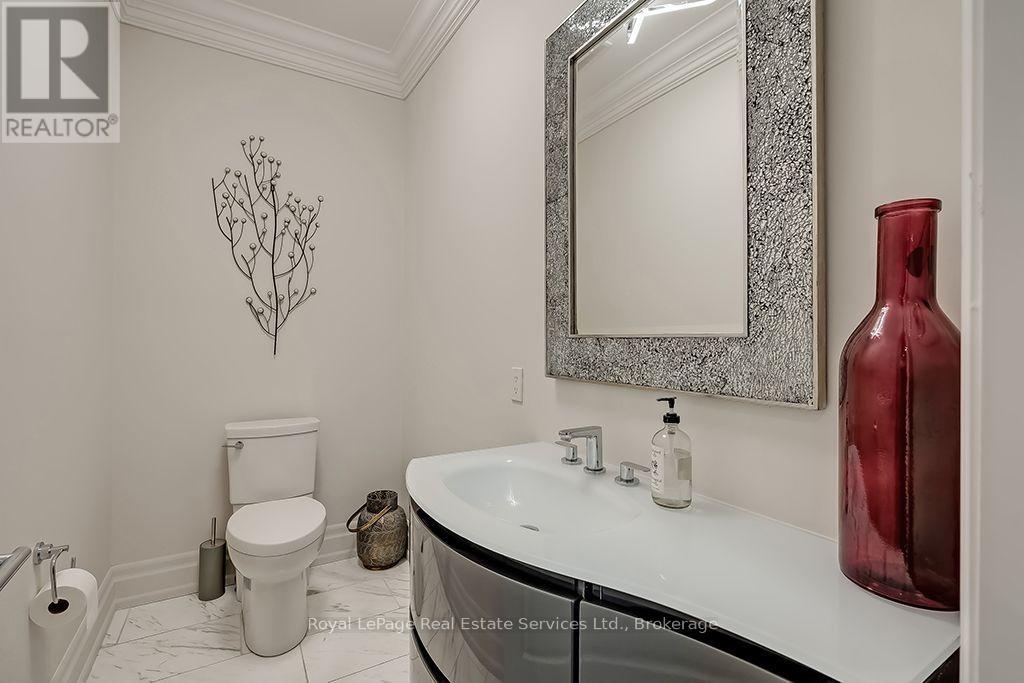 124 Paliser Court Property Photo 26