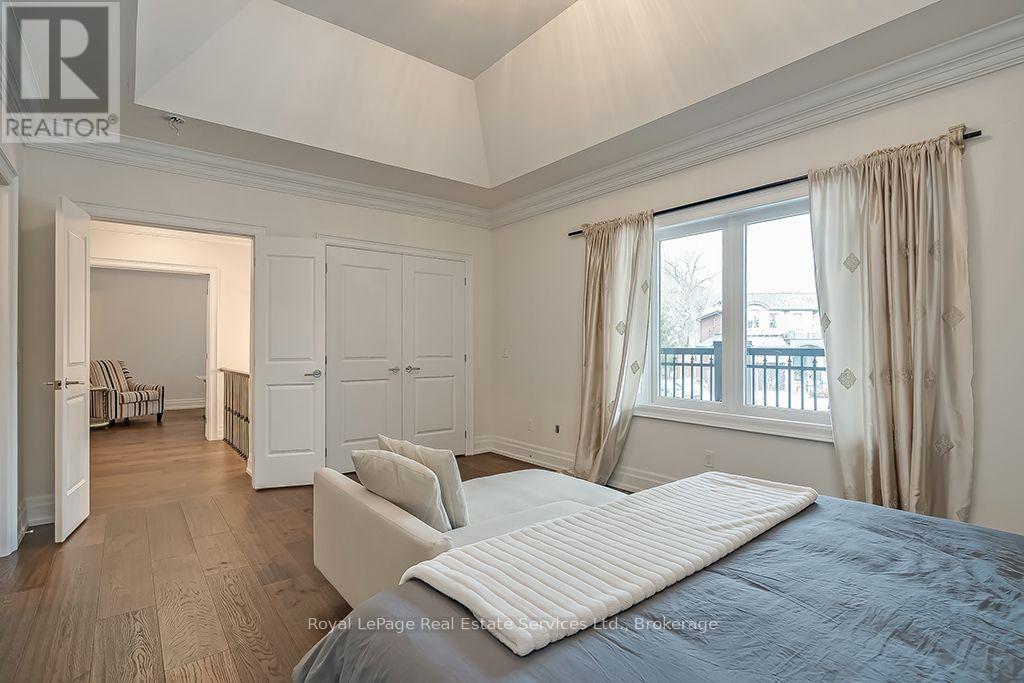 124 Paliser Court Property Photo 30