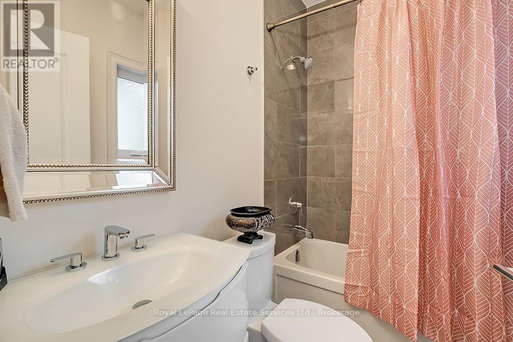 124 Paliser Court Property Photo 33
