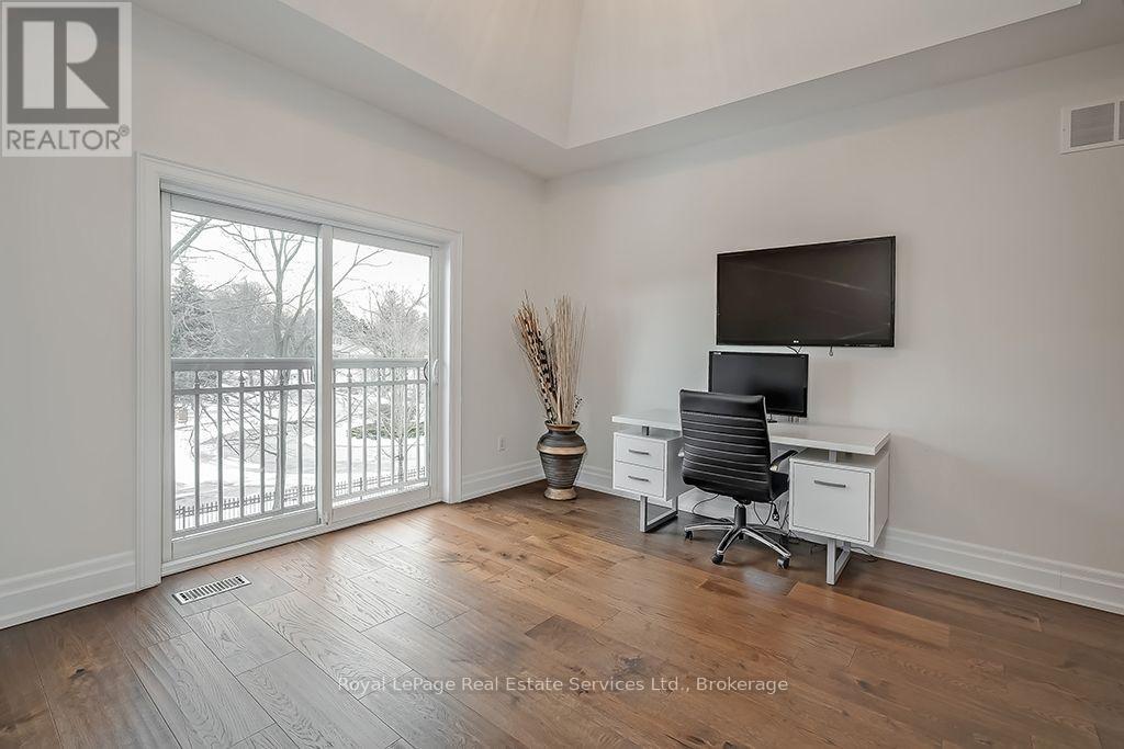 124 Paliser Court Property Photo 38