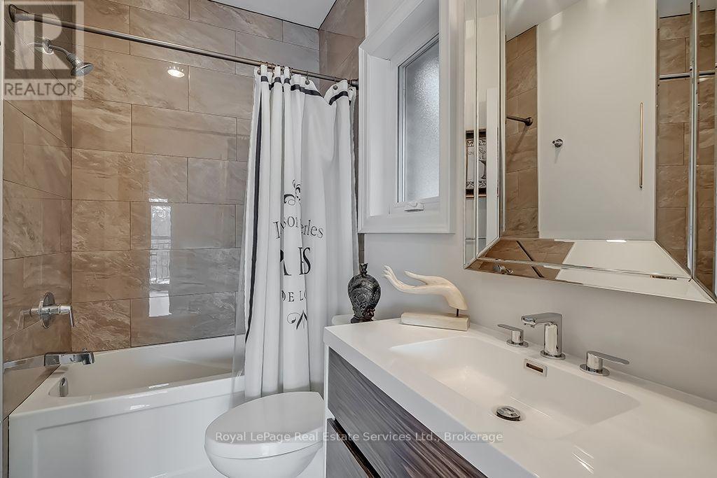 124 Paliser Court Property Photo 39