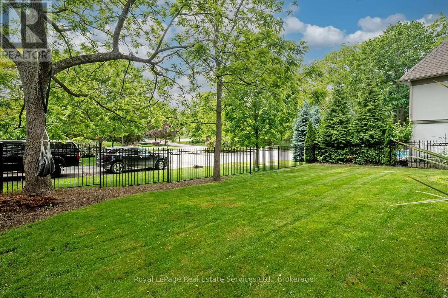 124 Paliser Court Property Photo 41