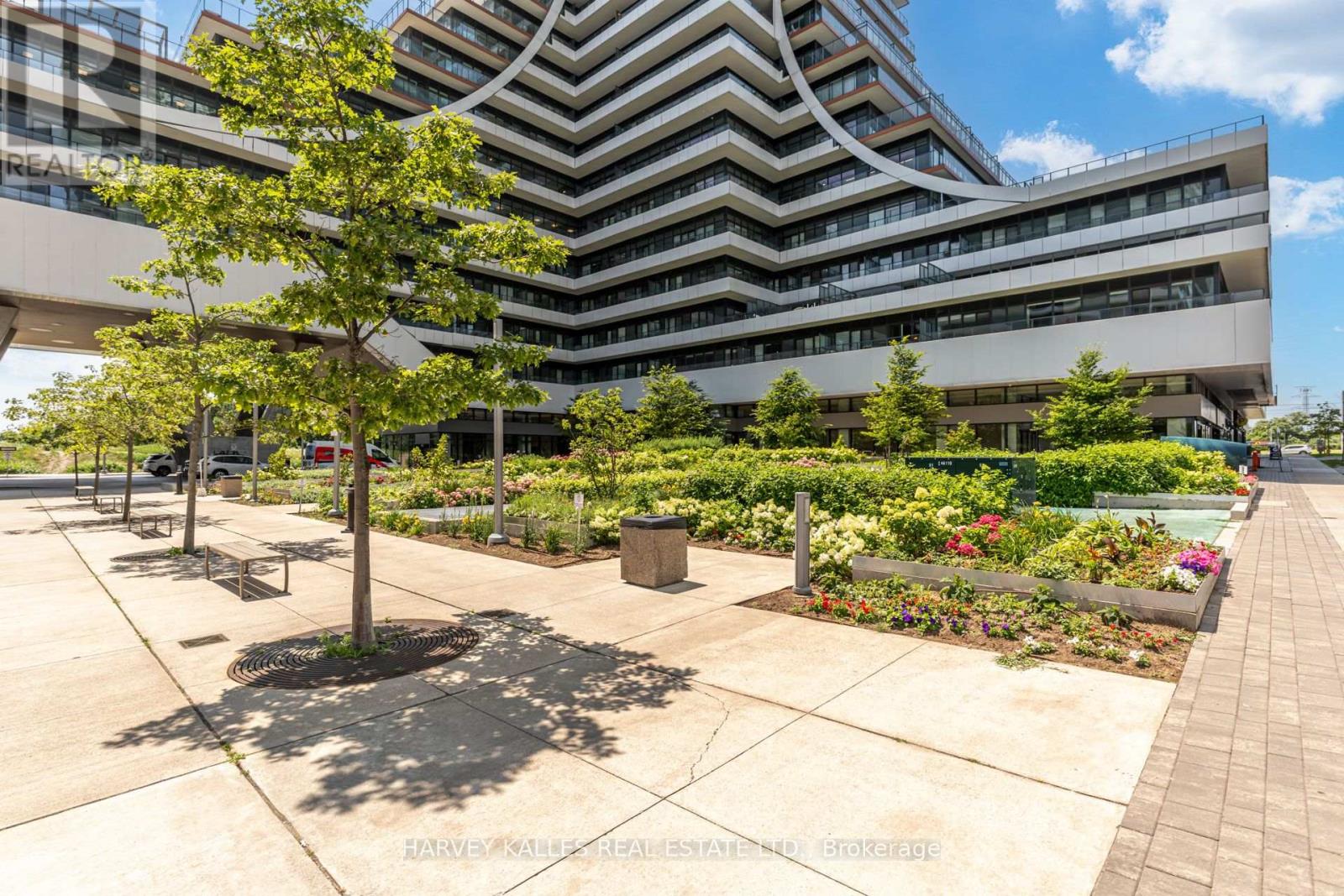 1822 - 30 Shore Breeze Drive Property Photo 4