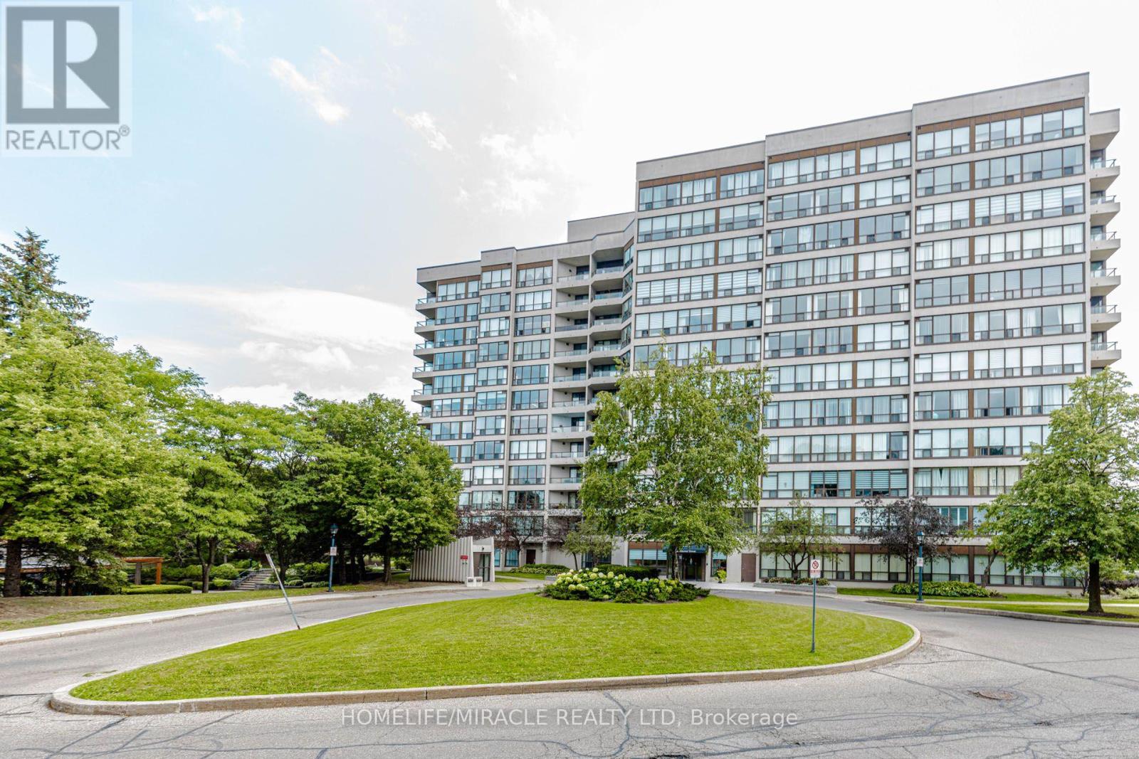 804 - 12 LAURELCREST STREET Property Photo 1