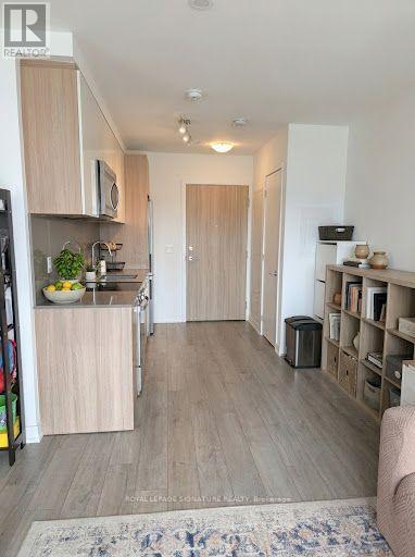 1121 - 3100 Keele Street Property Photo 3