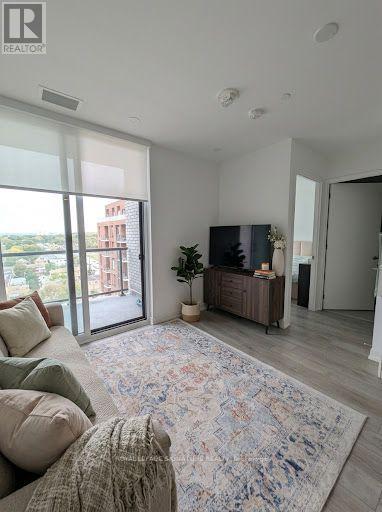 1121 - 3100 Keele Street Property Photo 6