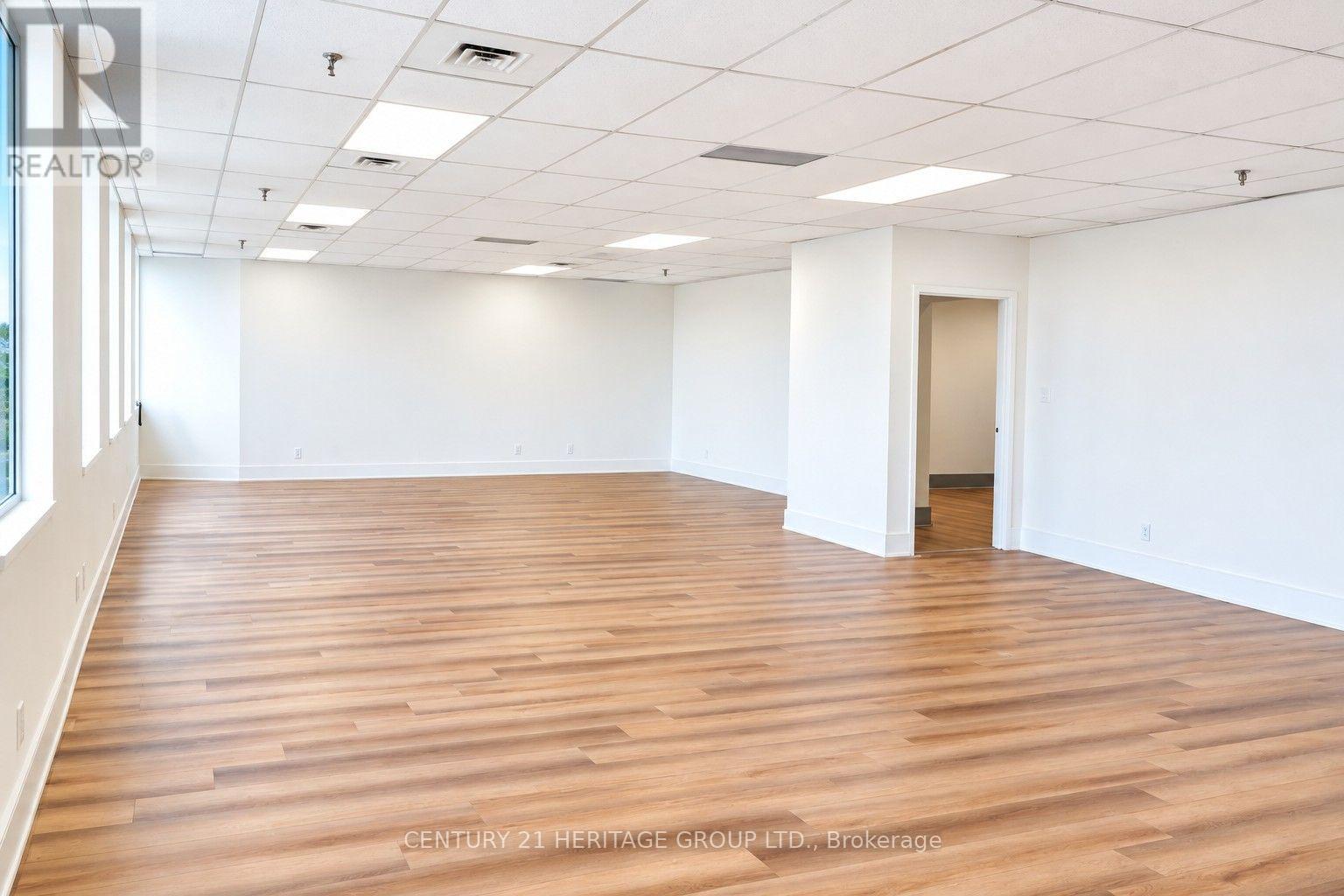 204 - 4544 Dufferin Street Property Photo 3