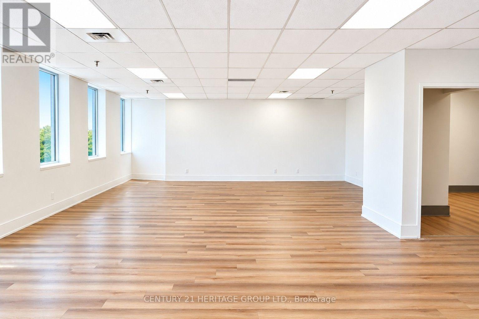 204 - 4544 Dufferin Street Property Photo 6