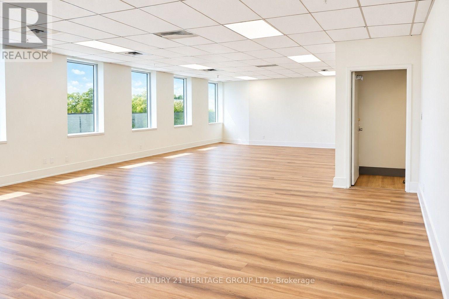 204 - 4544 Dufferin Street Property Photo 7