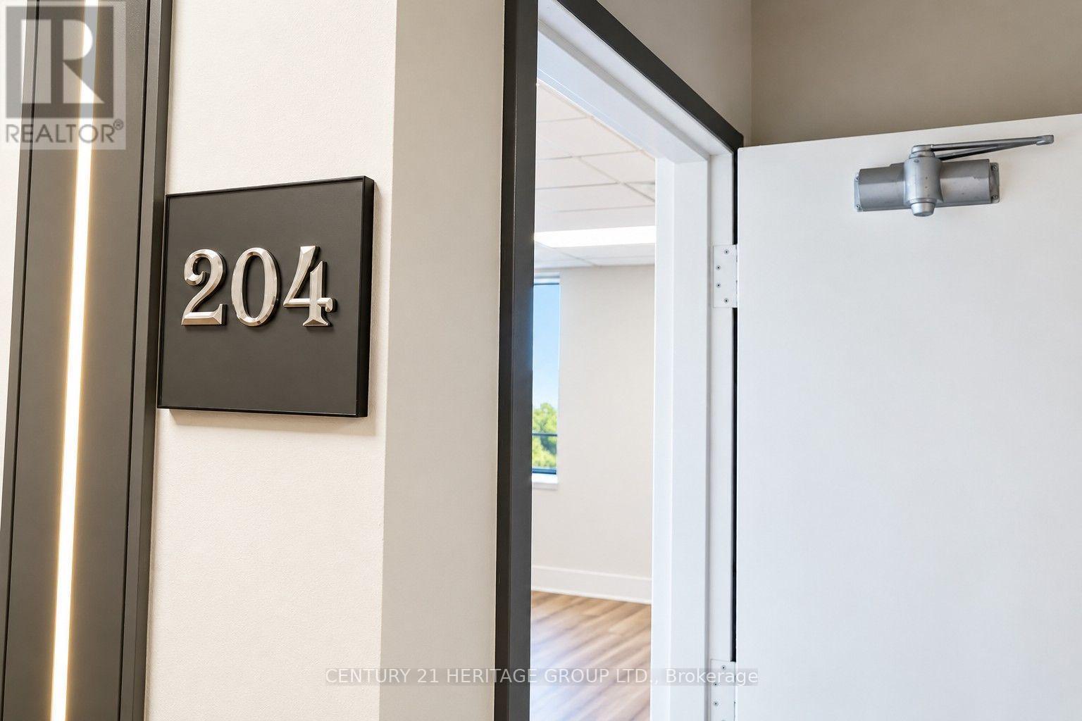 204 - 4544 Dufferin Street Property Photo 8