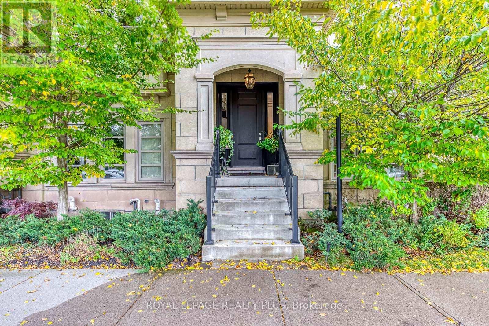 221 Hanover Street Property Photo 1