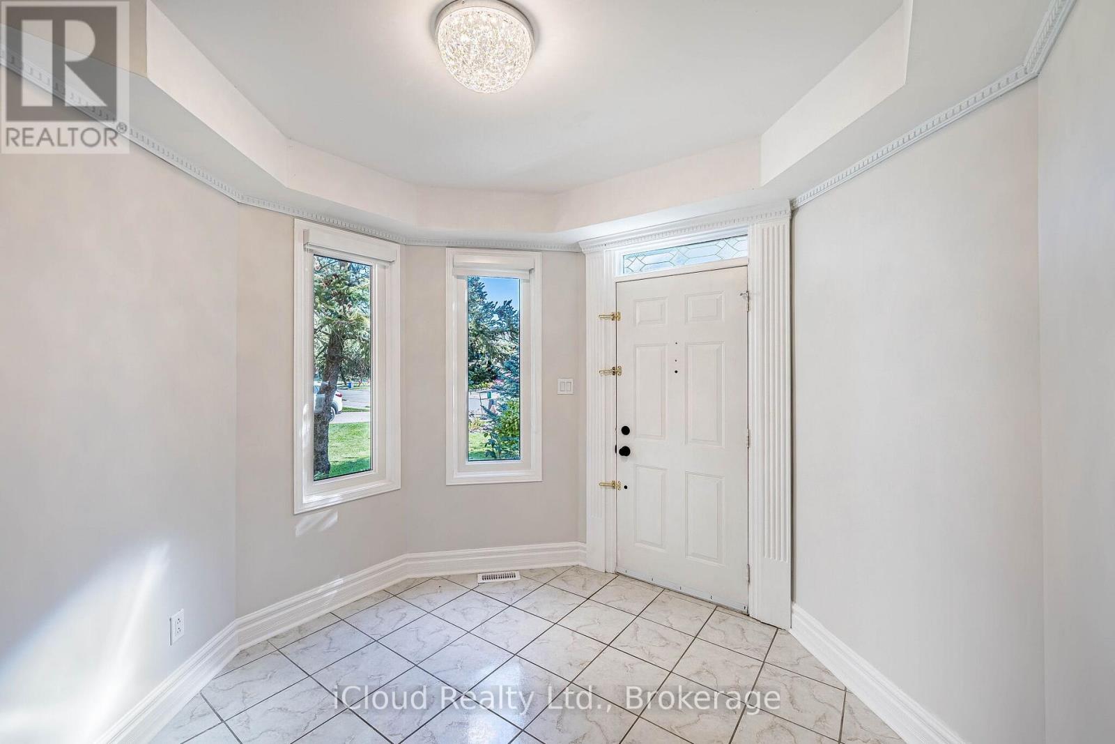 2017 Grenville Drive Property Photo 5