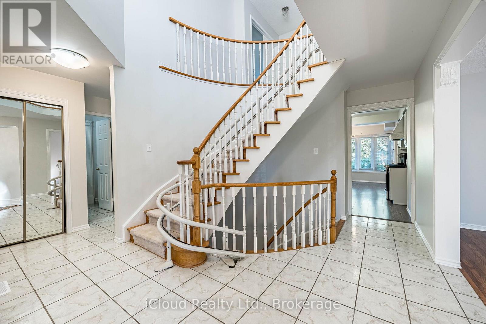 2017 Grenville Drive Property Photo 6