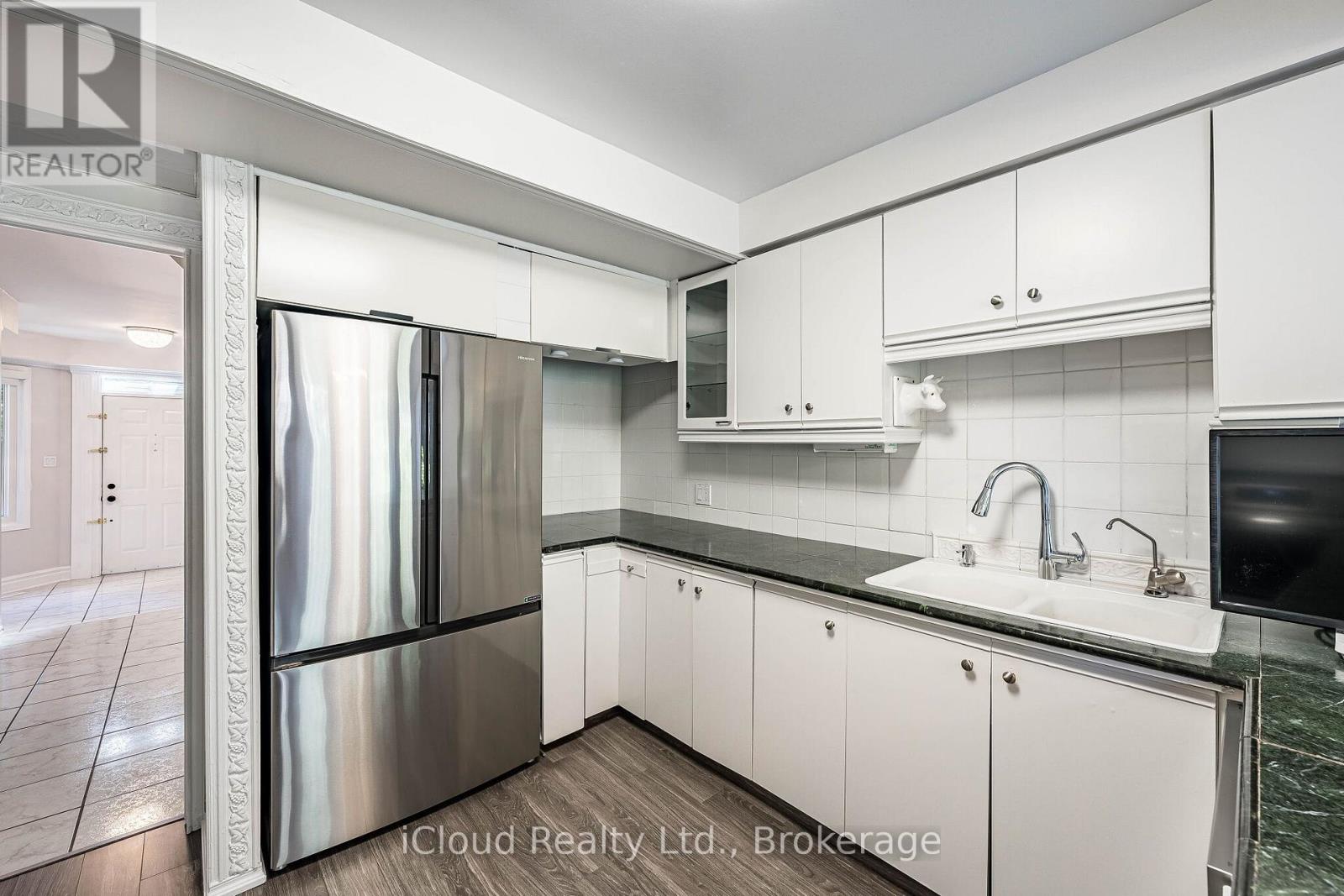 2017 Grenville Drive Property Photo 13