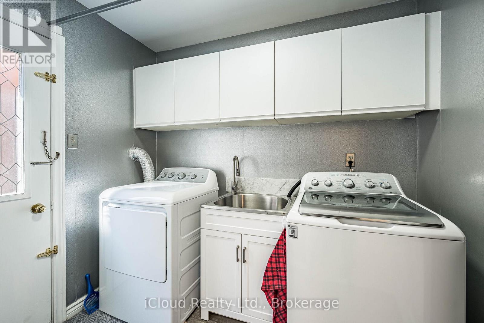 2017 Grenville Drive Property Photo 18