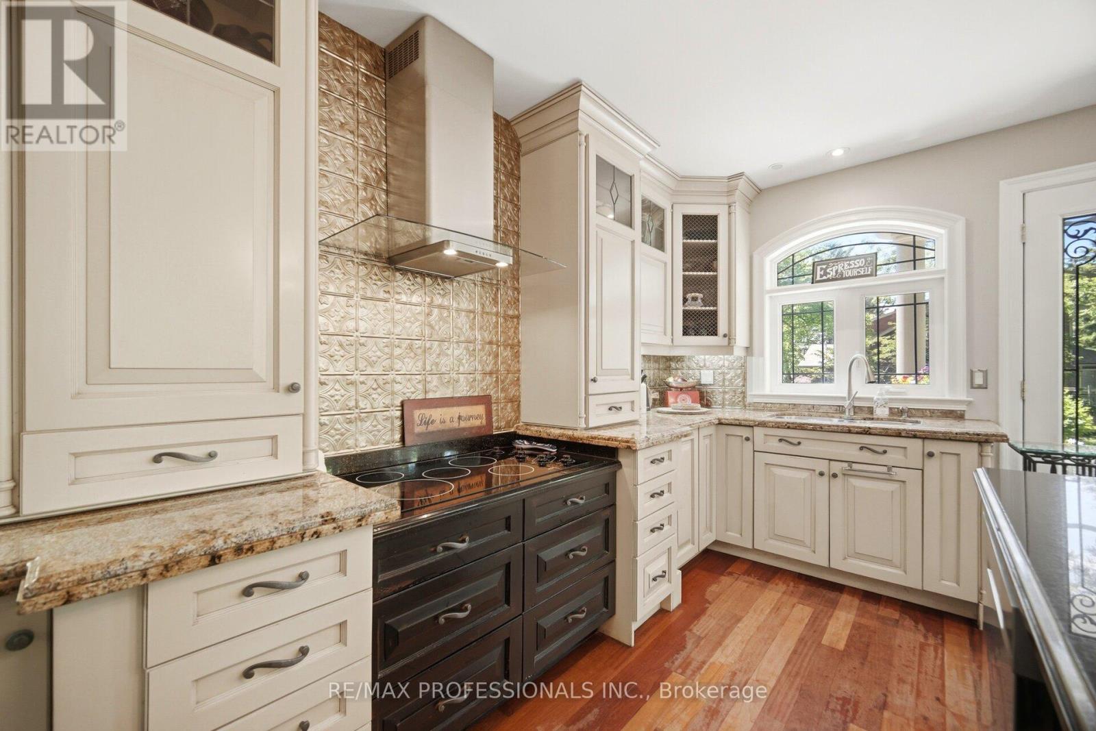 1114 Kipling Avenue Property Photo 14