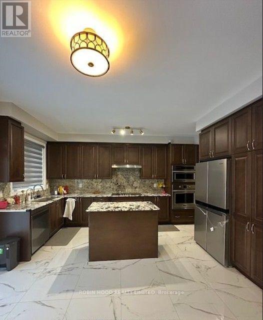 63 Royal Fern Crescent Property Photo 2
